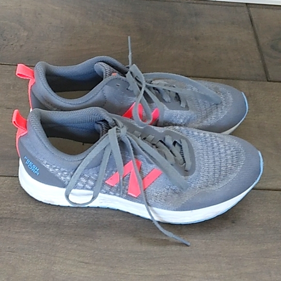 NEW BALANCE FRESH FOAM NEON PINK/ GRAY SNEAKERS WOMANS 6 - Picture 2 of 8